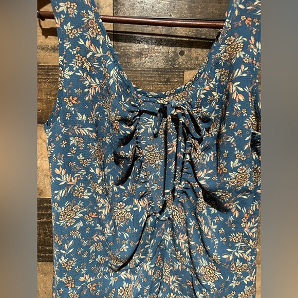 Daytrip women’s medium floral teal Tanktop - Picture 3 of 3